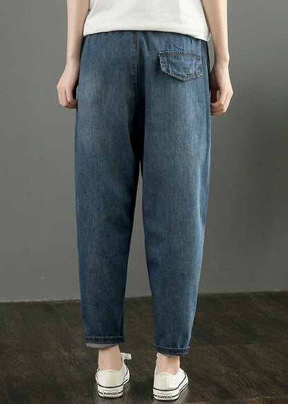 Effortlessly Elegant Pants with a Timeless Design