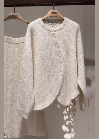Classic Vintage Sweater with a Flattering Fit