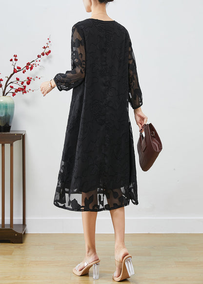 Effortlessly Elegant Dress with a Timeless Design