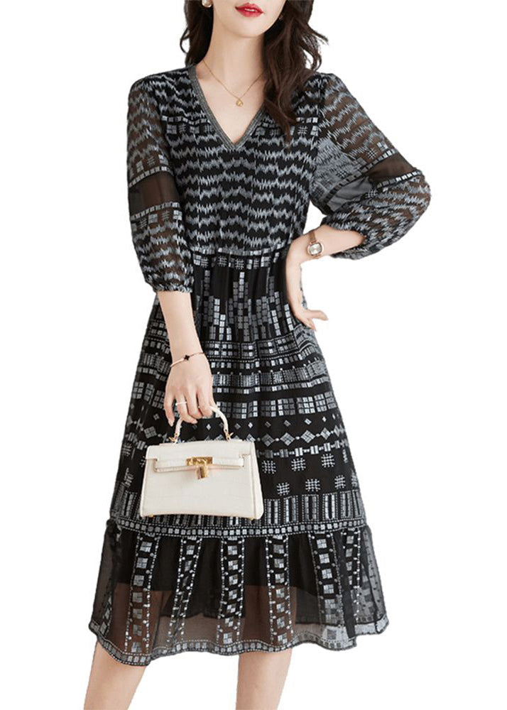 Beautifully Finished Dress in a Timeless Design