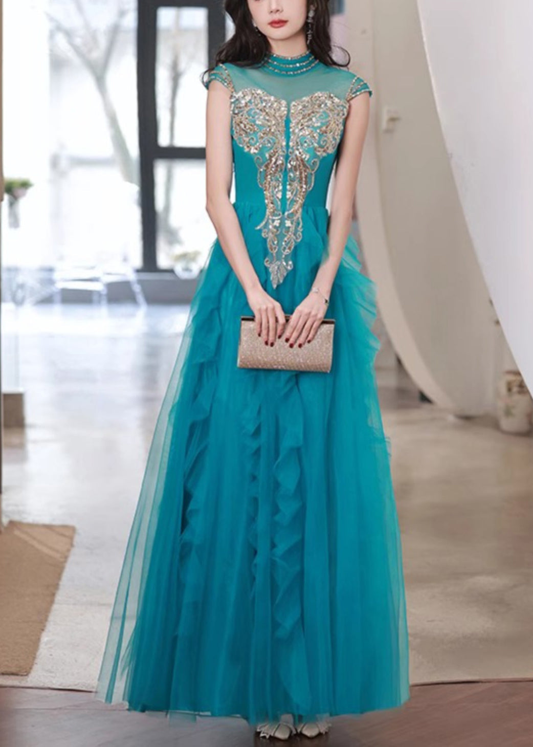 Classic Vintage Dress with a Flattering Fit