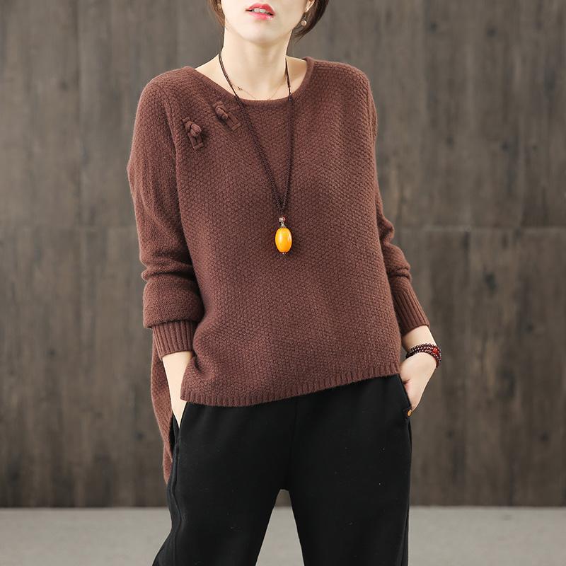 Well Tailored Sweater with a Graceful Silhouette