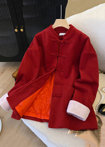 Beautifully Finished Coat in a Timeless Design