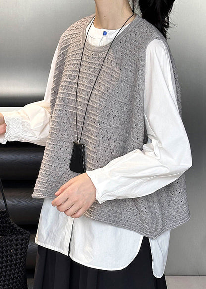 Effortlessly Elegant Garment with a Timeless Design