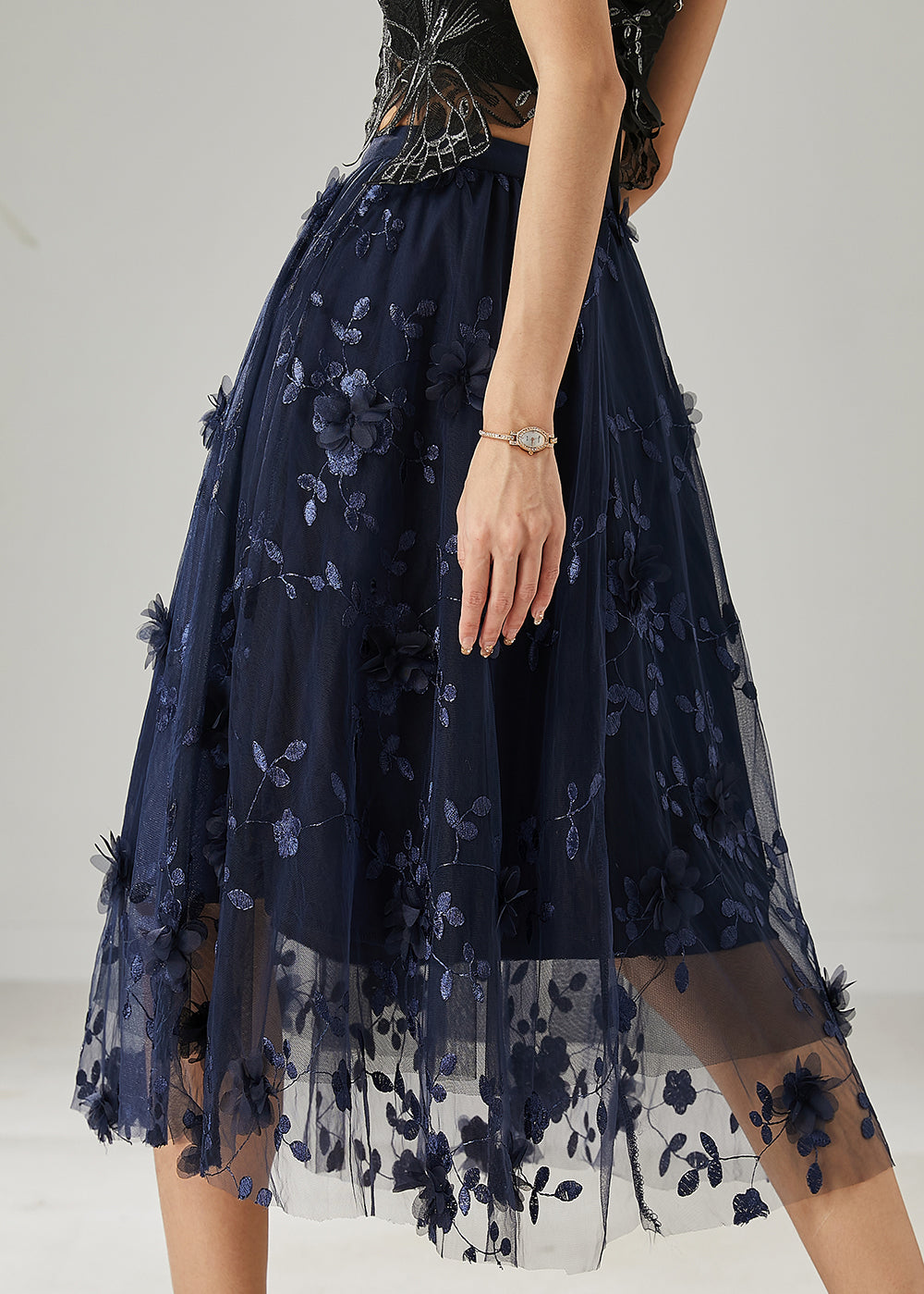 Effortlessly Elegant Garment with a Timeless Design