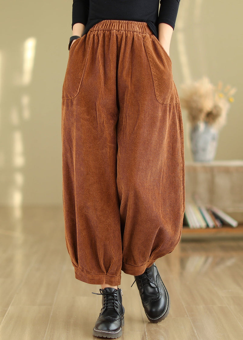 Effortlessly Elegant Pants with a Timeless Design