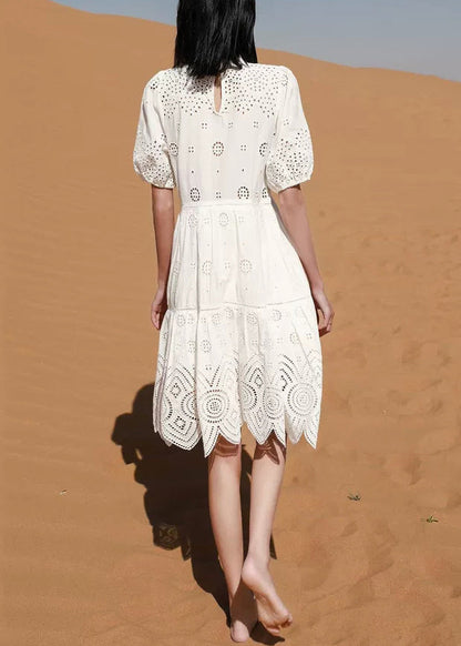 Well Tailored Dress with a Graceful Silhouette