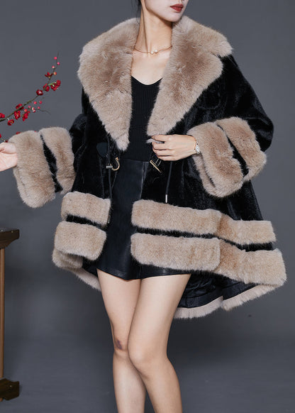 Effortlessly Elegant Coat with a Timeless Design