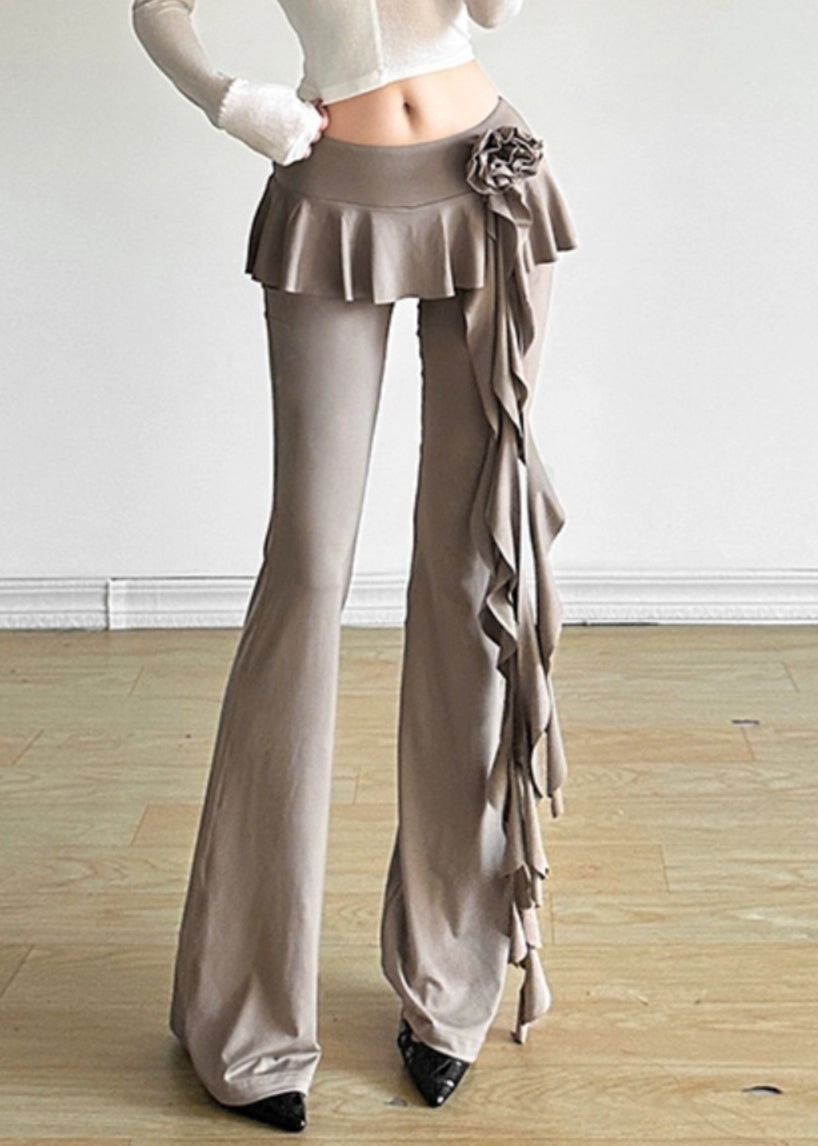 Well Tailored Pants with a Graceful Silhouette