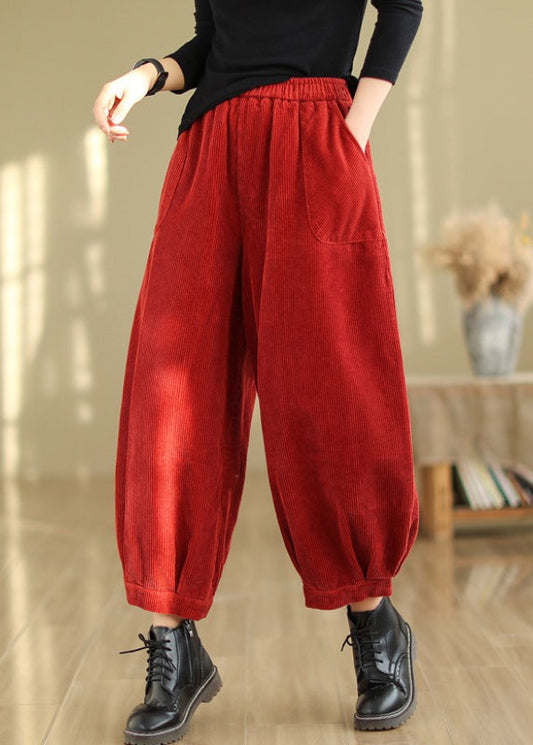 Effortlessly Elegant Pants with a Timeless Design