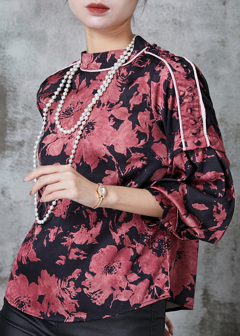 Classic Vintage Shirt with a Flattering Fit