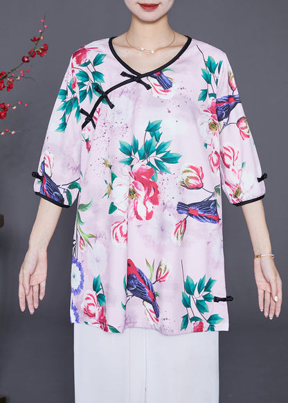 Sophisticated Blouse with a Clean Classic Look