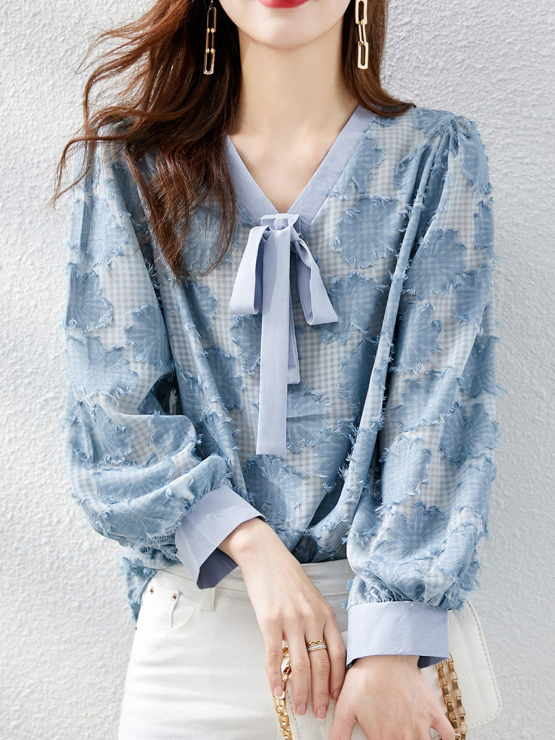 Well Tailored Shirt with a Graceful Silhouette