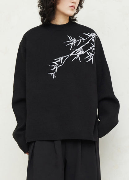Well Tailored Sweater with a Graceful Silhouette