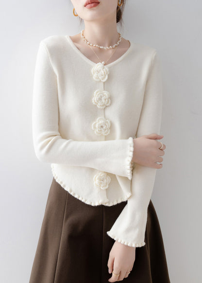 Effortlessly Elegant Sweater with a Timeless Design