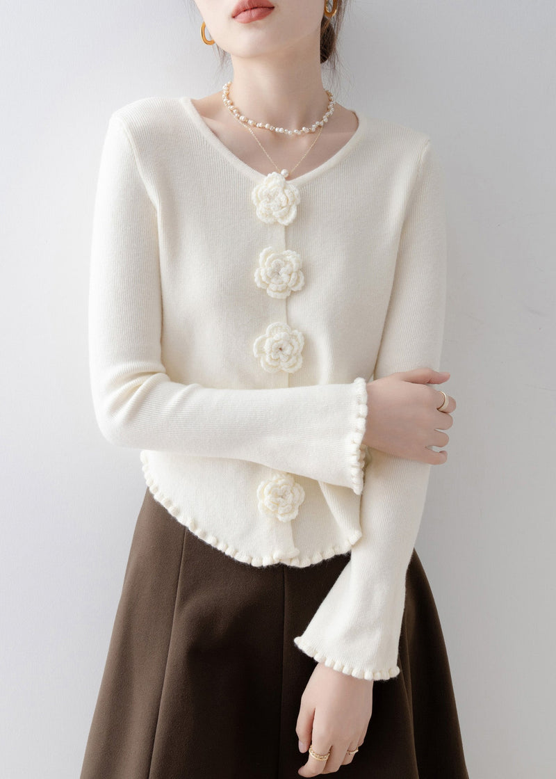 Effortlessly Elegant Sweater with a Timeless Design