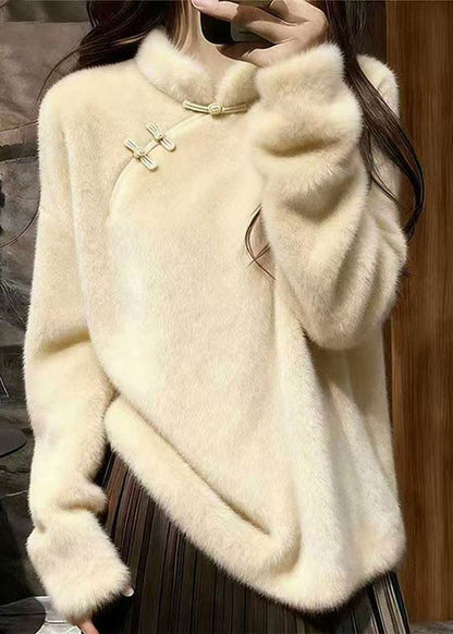 Well Tailored Sweater with a Graceful Silhouette