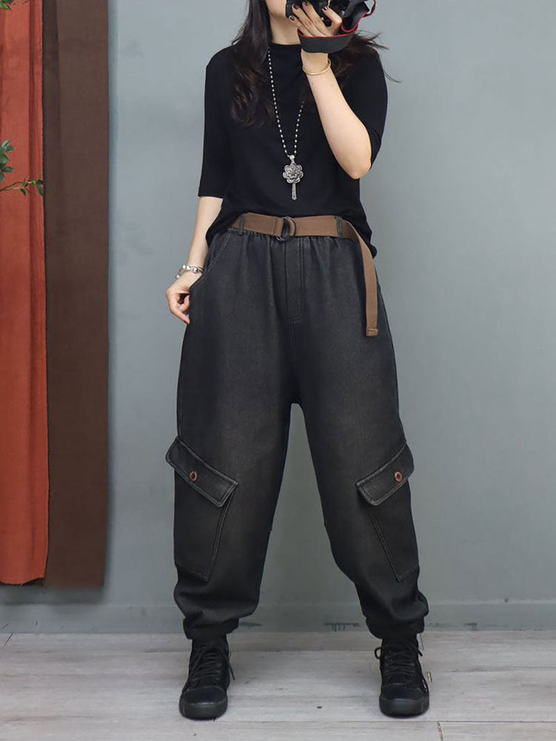 Effortlessly Elegant Pants with a Timeless Design