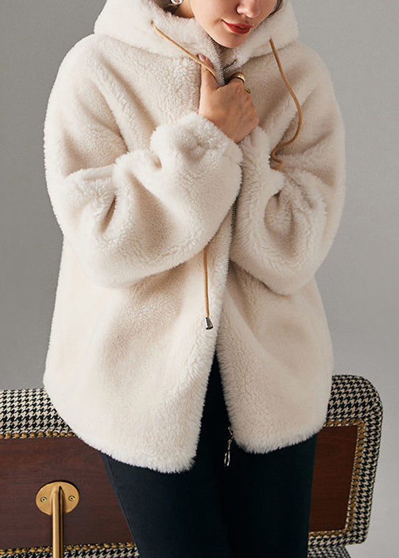 Effortlessly Elegant Coat with a Timeless Design