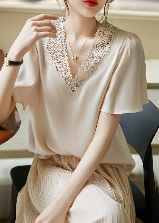 Beautifully Crafted Blouse in a Classic Style