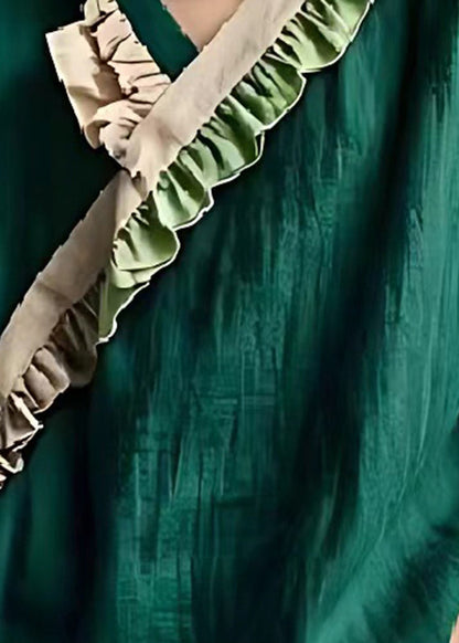 Well Tailored Top with a Graceful Silhouette