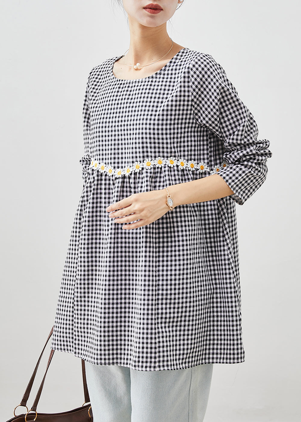 Elegantly Styled Blouse for Everyday Wear