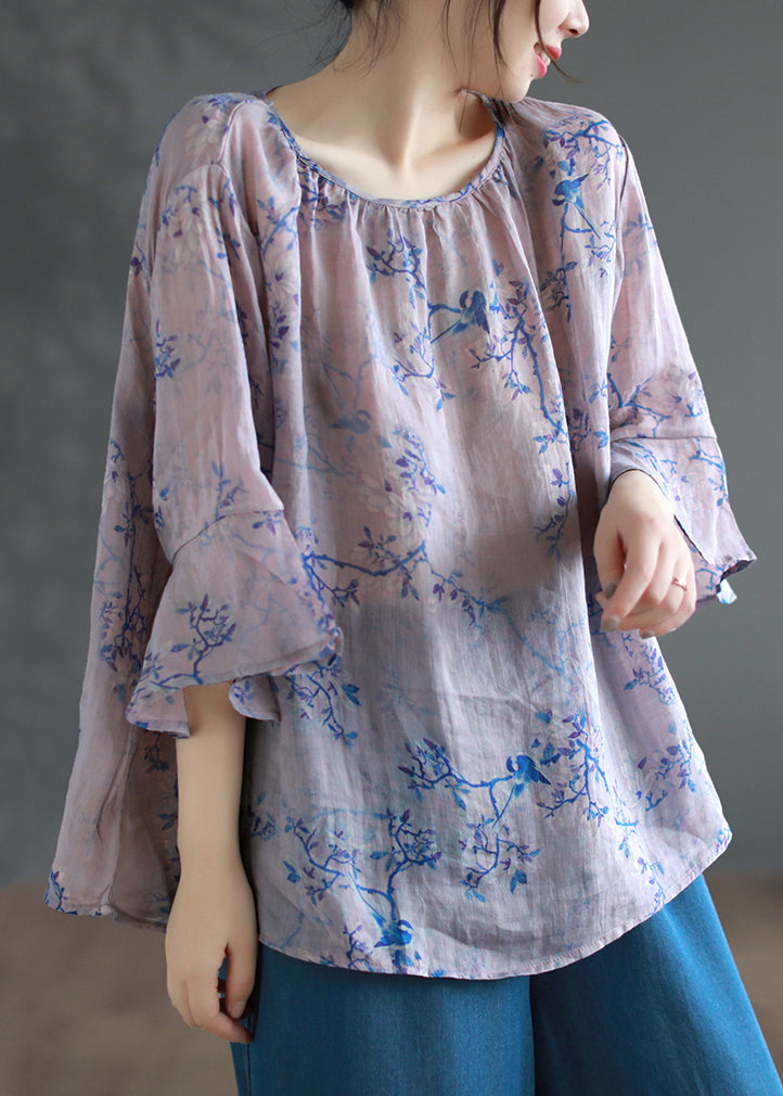 Classic Vintage Blouse with a Flattering Fit