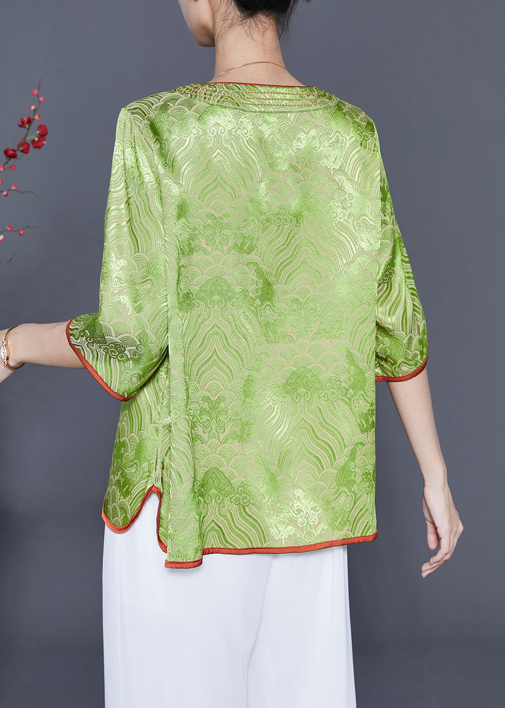 Beautifully Crafted Top in a Classic Style
