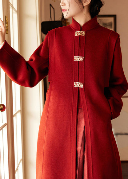 Beautifully Finished Coat in a Timeless Design