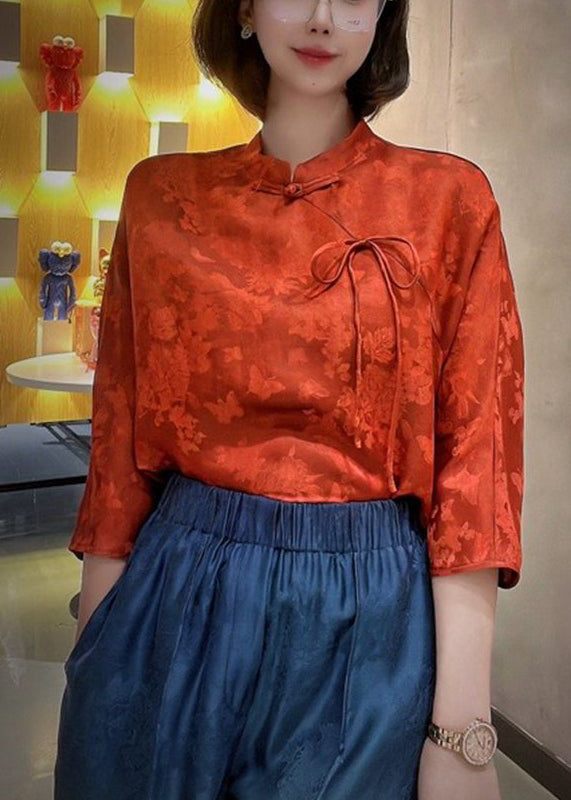 Effortlessly Elegant Top with a Timeless Design