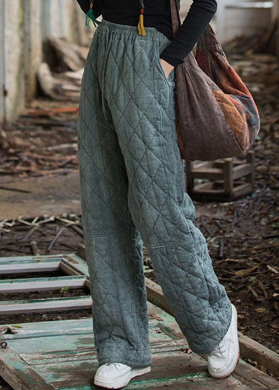 Effortlessly Elegant Pants with a Timeless Design