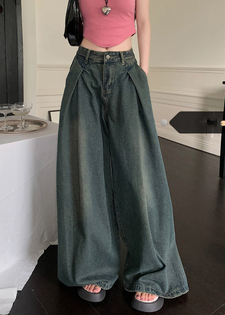 Classic Vintage Pants with a Flattering Fit