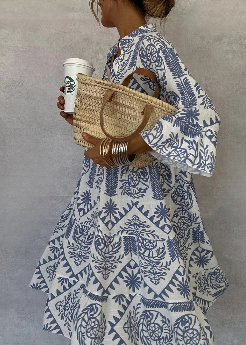 Beautifully Finished Dress in a Timeless Design
