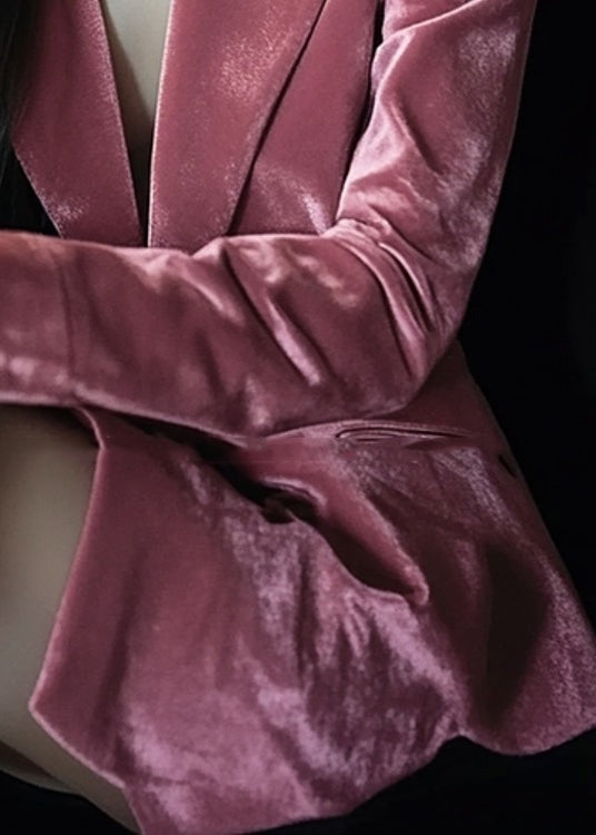 Gracefully Styled Coat for Any Occasion