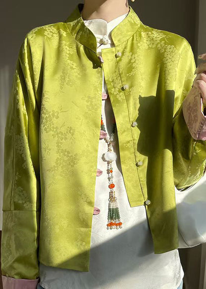 Sophisticated Blouse with a Clean Classic Look