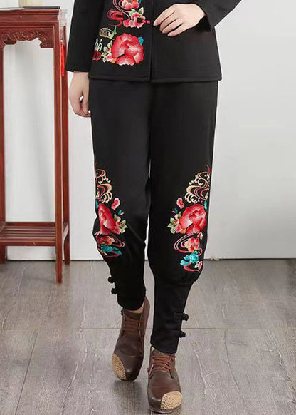 Effortlessly Elegant Pants with a Timeless Design