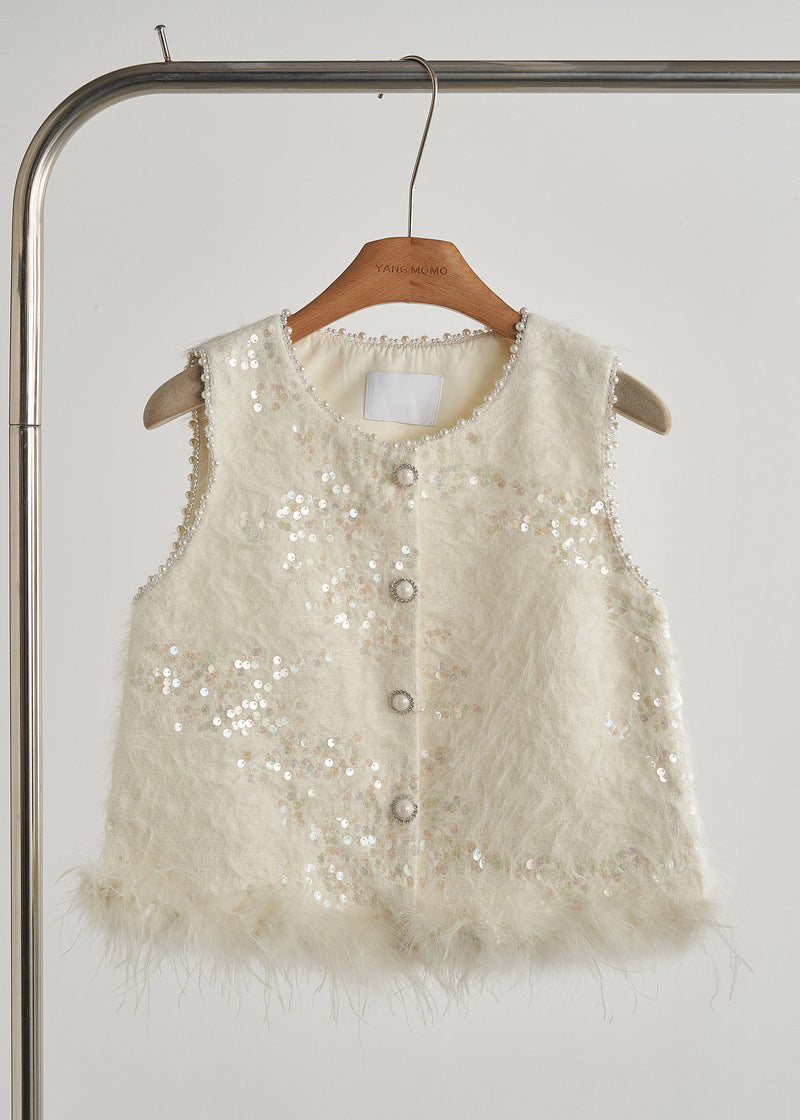 Sophisticated Garment with a Clean Classic Look