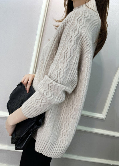 Well Tailored Sweater with a Graceful Silhouette