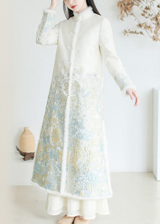 Beautifully Finished Coat in a Timeless Design