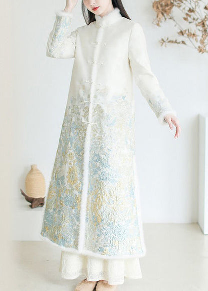 Beautifully Finished Coat in a Timeless Design