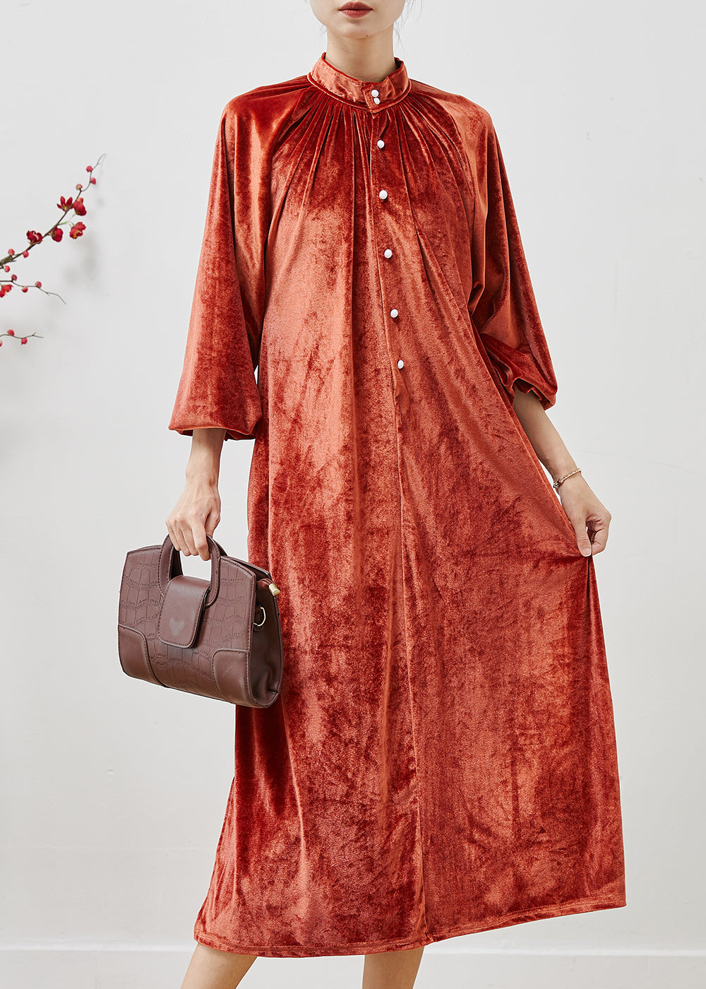 Well Tailored Dress with a Graceful Silhouette