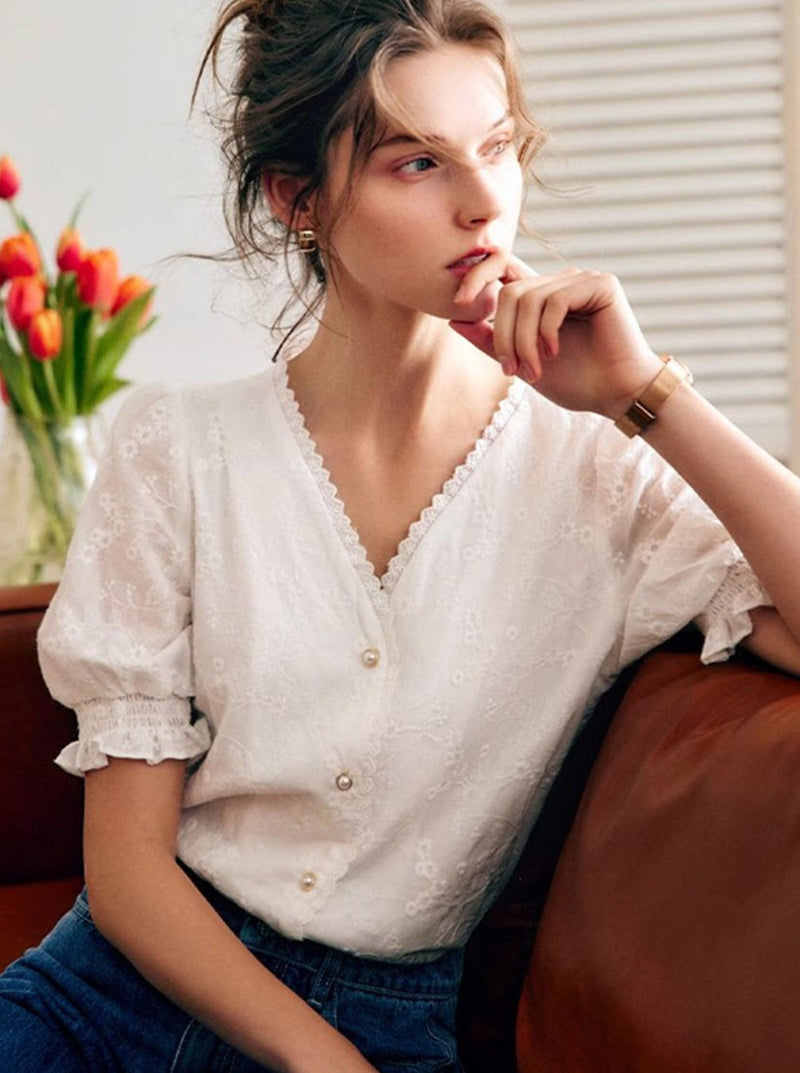 Classic Vintage Blouse with a Flattering Fit