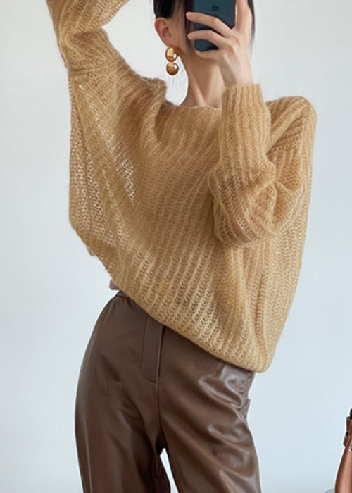Well Tailored Sweater with a Graceful Silhouette