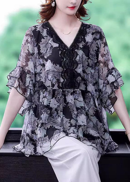 Classic Vintage Shirt with a Flattering Fit