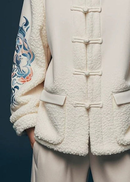 Well Tailored Coat with a Graceful Silhouette
