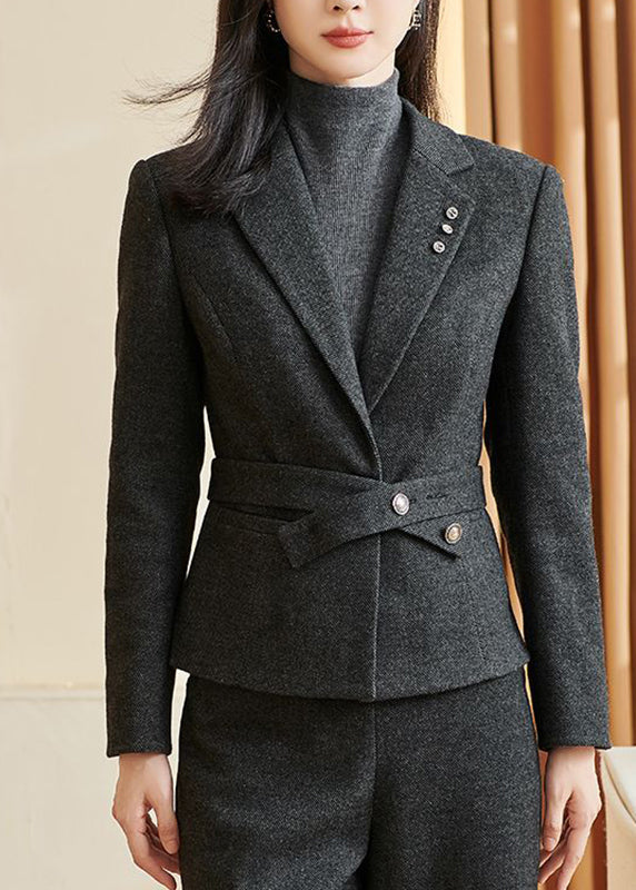 Well Tailored Coat with a Graceful Silhouette