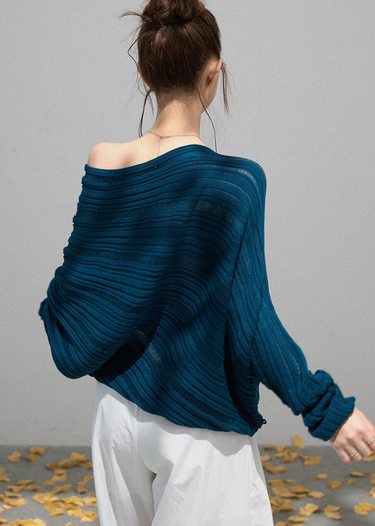 Effortlessly Elegant Sweater with a Timeless Design