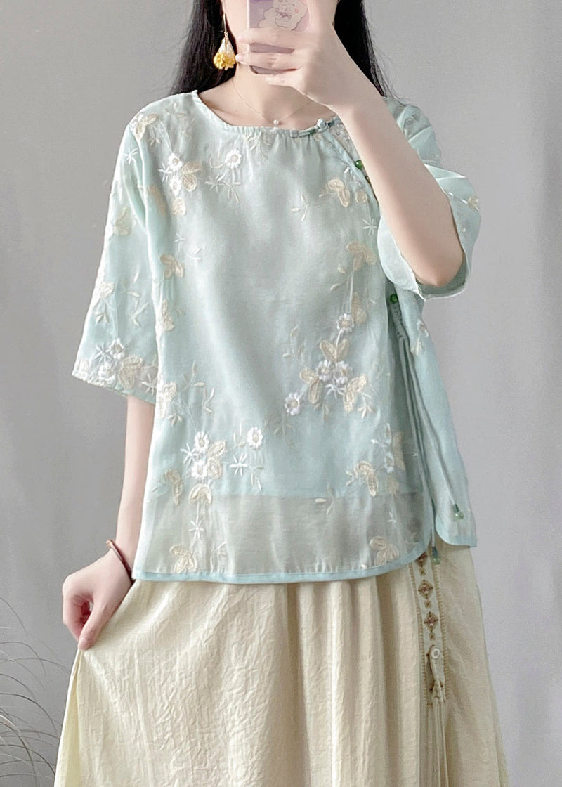 Classic Vintage Top with a Flattering Fit