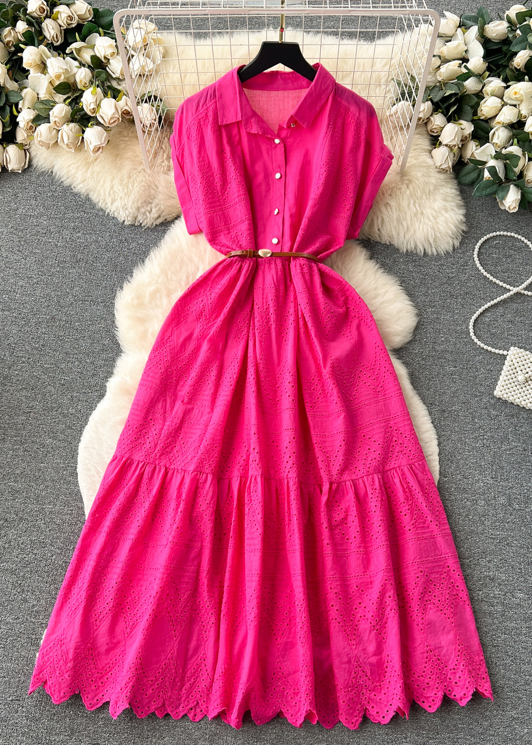 Effortlessly Elegant Dress with a Timeless Design