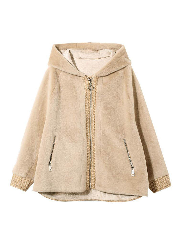 Well Tailored Coat with a Graceful Silhouette
